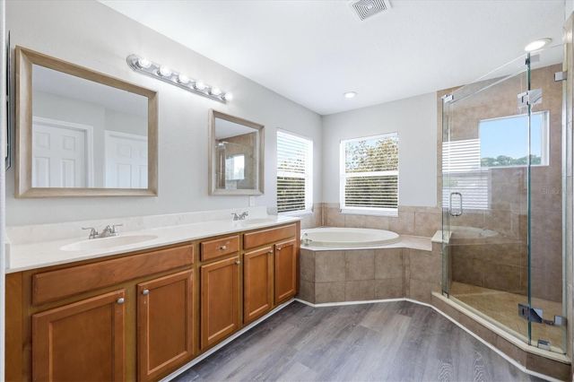 4266 67TH AVENUE CIRCLE E, Sarasota, FL 34243