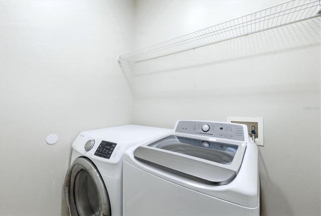 4266 67TH AVENUE CIRCLE E, Sarasota, FL 34243