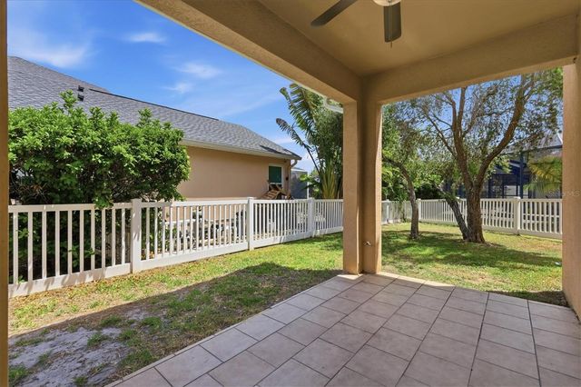 4266 67TH AVENUE CIRCLE E, Sarasota, FL 34243