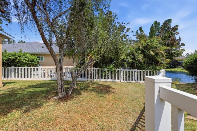 4266 67TH AVENUE CIRCLE E, Sarasota, FL 34243