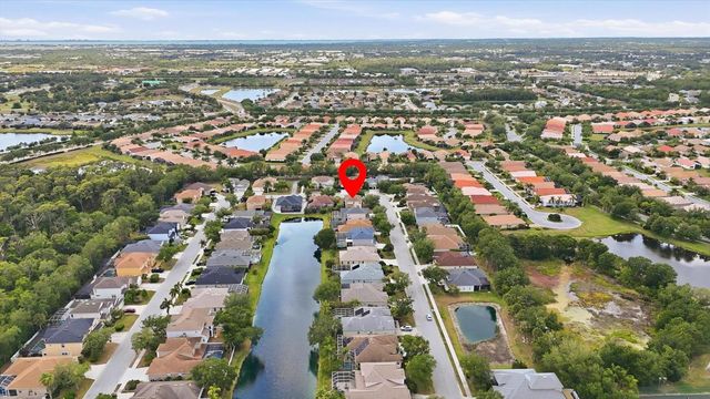 4266 67TH AVENUE CIRCLE E, Sarasota, FL 34243