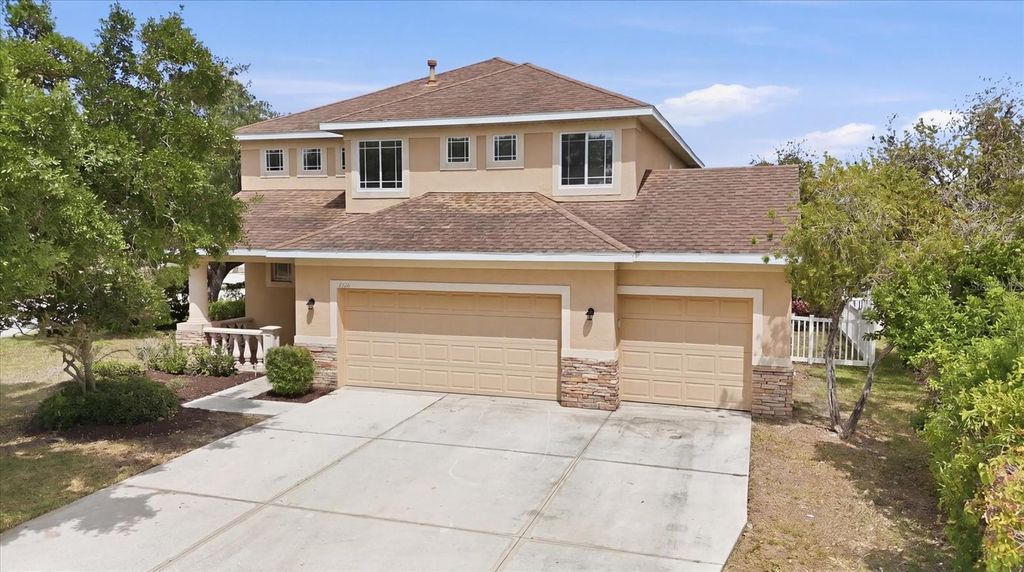 4266 67TH AVENUE CIRCLE E, Sarasota, FL 34243
