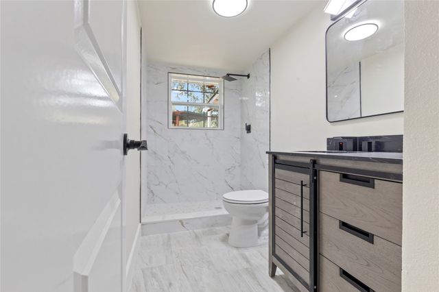 706 Commerce Street, Euless, TX 76040