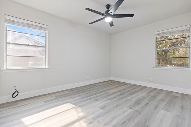 706 Commerce Street, Euless, TX 76040