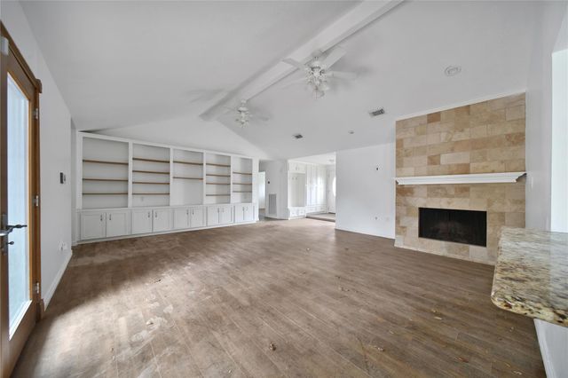 501 Desert Aire Drive, Friendswood, TX 77546