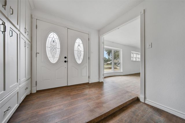 501 Desert Aire Drive, Friendswood, TX 77546