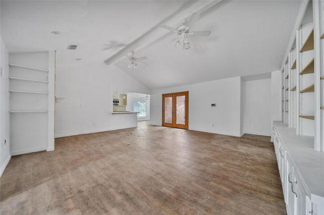 501 Desert Aire Drive, Friendswood, TX 77546