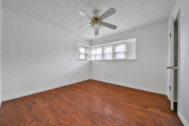 501 Desert Aire Drive, Friendswood, TX 77546