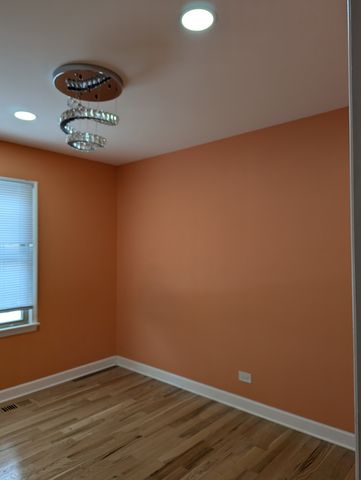 94 JF Kennedy Boulevard, Elk Grove Village, IL 60007