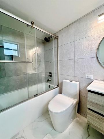 16919 N Bay Road 911, Sunny Isles Beach, FL 33160