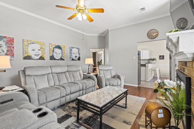 6711 Landover Hills Lane, Arlington, TX 76017