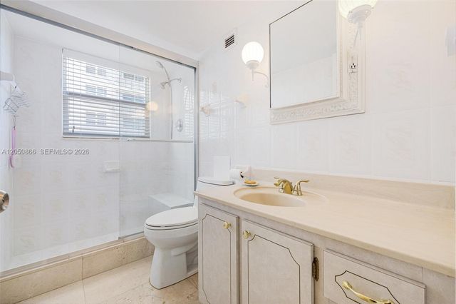 6039 Collins Avenue 517, Miami Beach, FL 33140