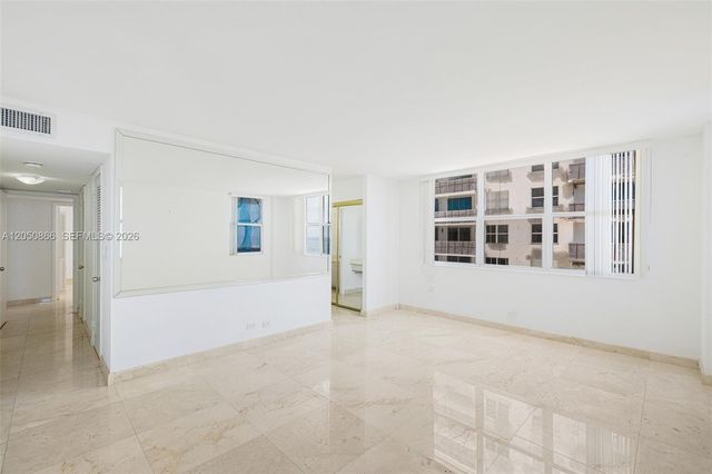 6039 Collins Avenue 517, Miami Beach, FL 33140