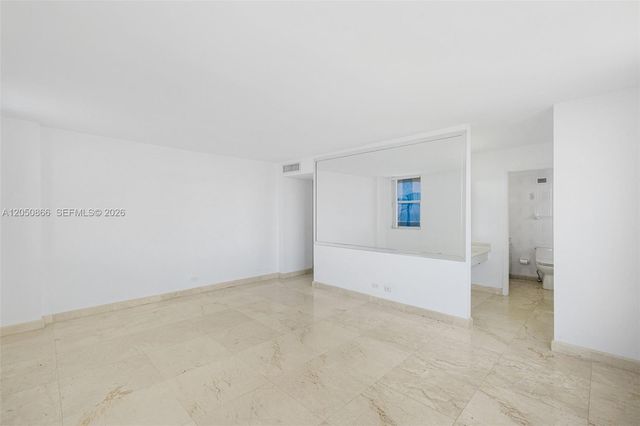 6039 Collins Avenue 517, Miami Beach, FL 33140
