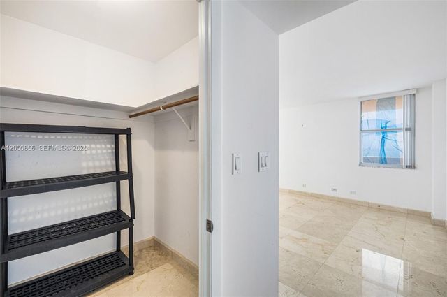 6039 Collins Avenue 517, Miami Beach, FL 33140