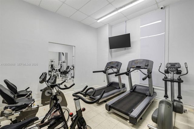6039 Collins Avenue 517, Miami Beach, FL 33140