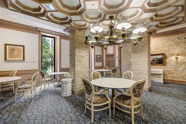 6039 Collins Avenue 517, Miami Beach, FL 33140