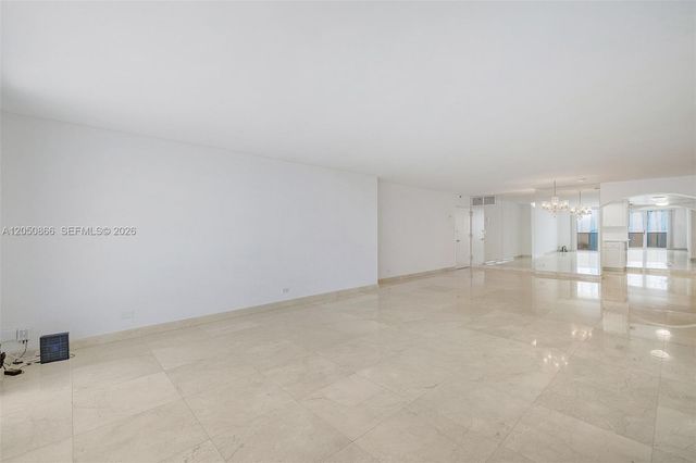 6039 Collins Avenue 517, Miami Beach, FL 33140
