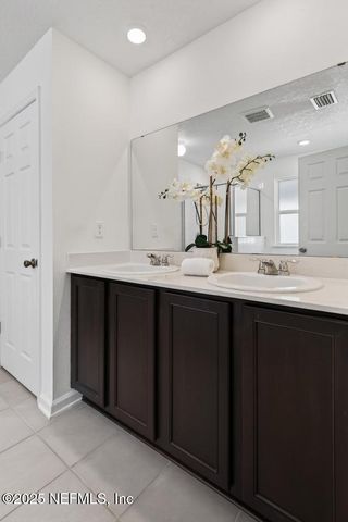 12900 LOGANS WALK Lane, Jacksonville, FL 32218