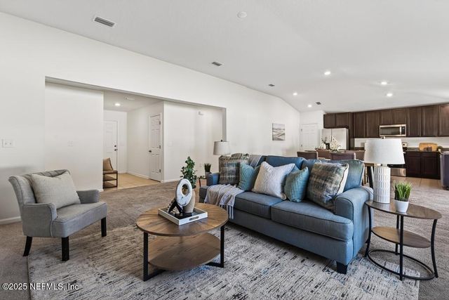 12900 LOGANS WALK Lane, Jacksonville, FL 32218