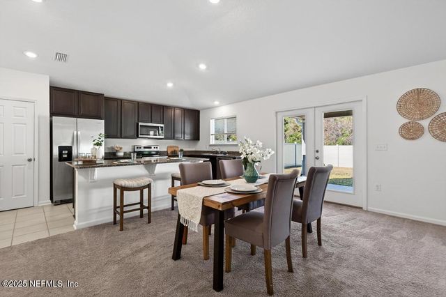 12900 LOGANS WALK Lane, Jacksonville, FL 32218