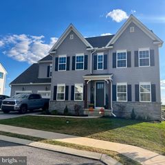 2603 ALPERTON DR, York, PA 17402