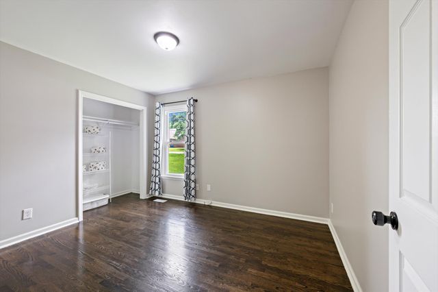 704 Redwood Cir, Columbia, TN 38401