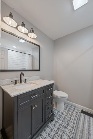 704 Redwood Cir, Columbia, TN 38401