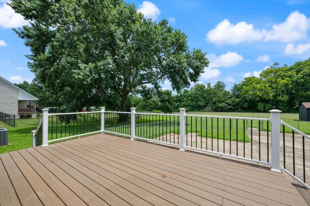 704 Redwood Cir, Columbia, TN 38401