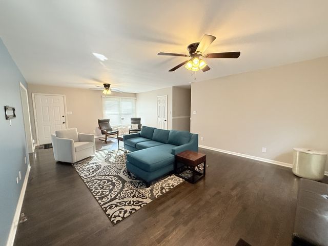 704 Redwood Cir, Columbia, TN 38401