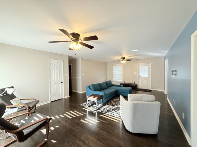 704 Redwood Cir, Columbia, TN 38401