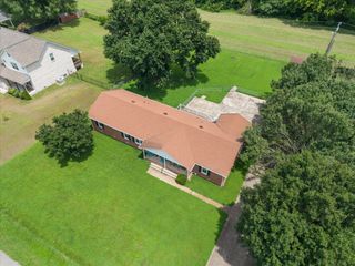 704 Redwood Cir, Columbia, TN 38401