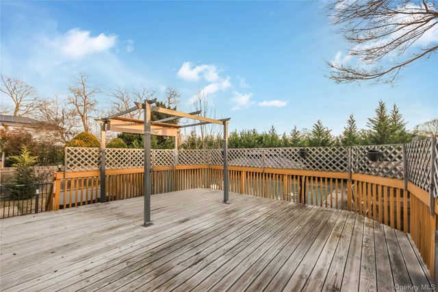 2758 Mayfield Place, North Bellmore, NY 11710