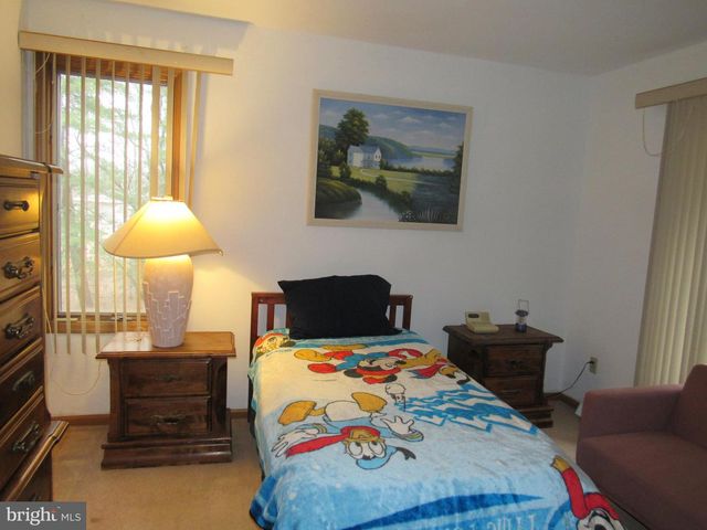 15 CEDAR GROVE RD, Mullica Hill, NJ 08062