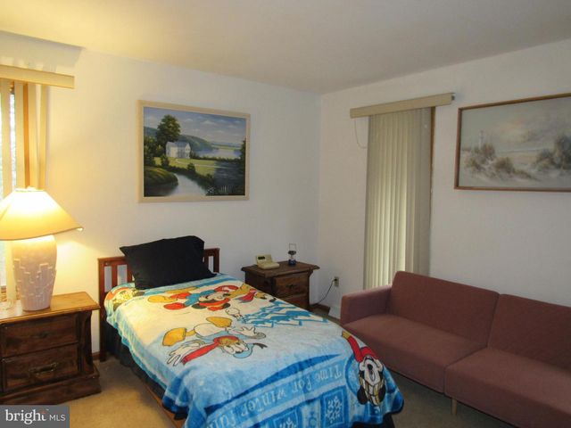 15 CEDAR GROVE RD, Mullica Hill, NJ 08062