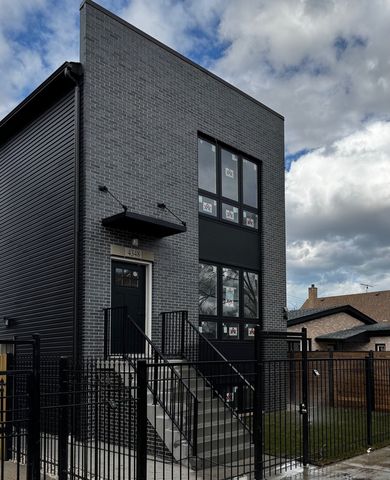 4348 W Thomas Street, Chicago, IL 60651