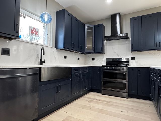 4348 W Thomas Street, Chicago, IL 60651