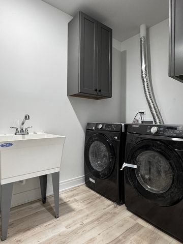 4348 W Thomas Street, Chicago, IL 60651