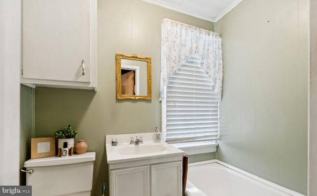 361 N DEMOCRAT RD, Gibbstown, NJ 08027