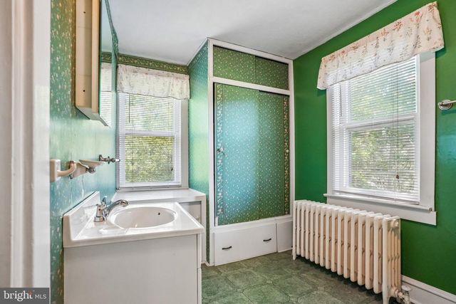 361 N DEMOCRAT RD, Gibbstown, NJ 08027