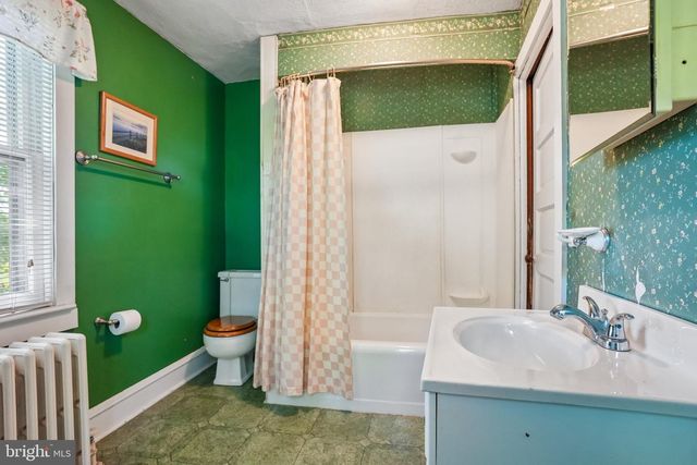 361 N DEMOCRAT RD, Gibbstown, NJ 08027