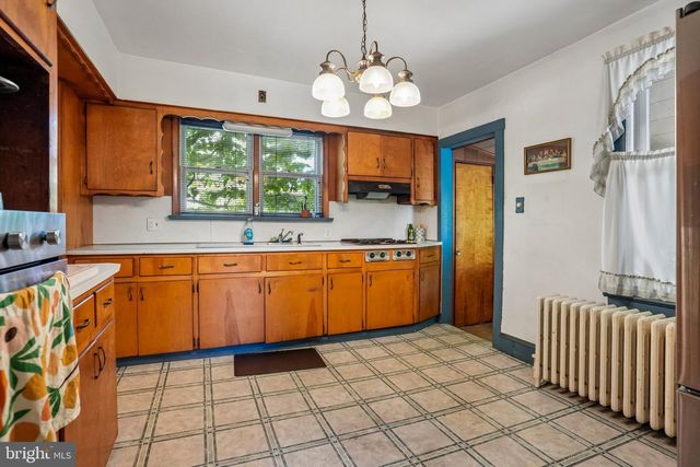 361 N DEMOCRAT RD, Gibbstown, NJ 08027