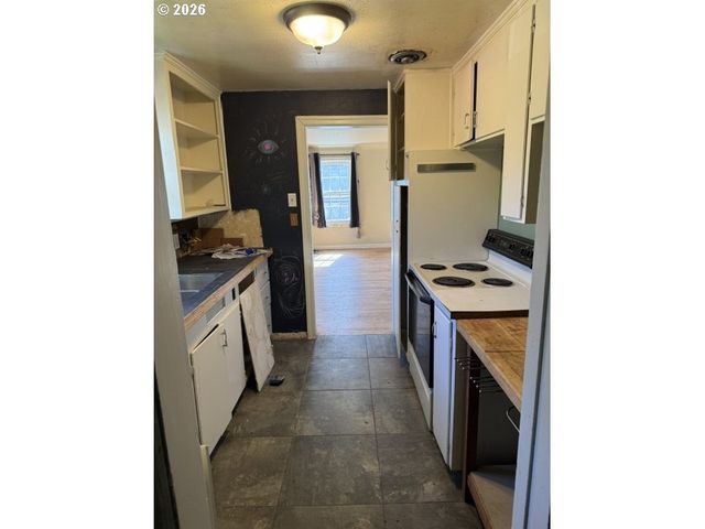 54 E 24TH Ave, Eugene, OR 97405