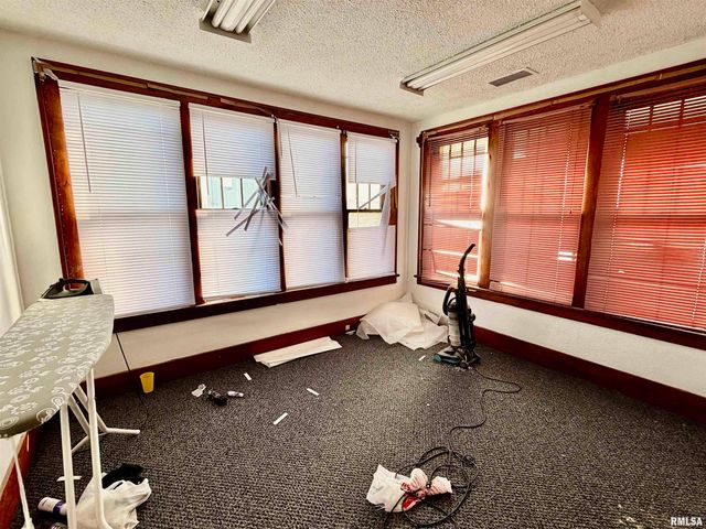 601 BROADWAY, Mt Vernon, IL 62864