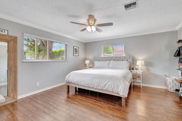 1066 SW 25TH Way, Boynton Beach, FL 33426
