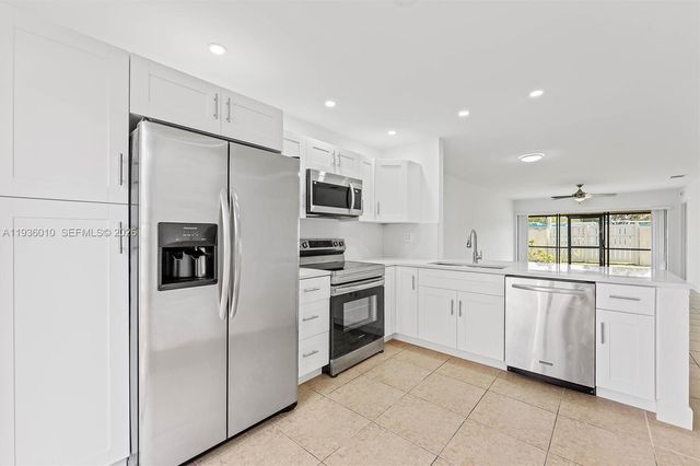 795 Banks Rd, Margate, FL 33063