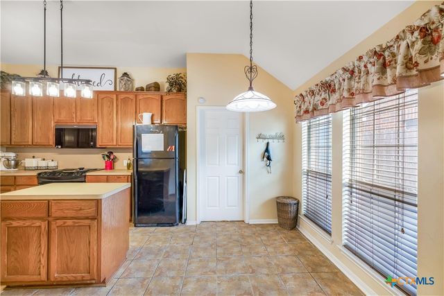 330 Macon Creek, Victoria, TX 77901