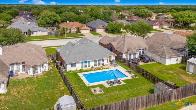 330 Macon Creek, Victoria, TX 77901