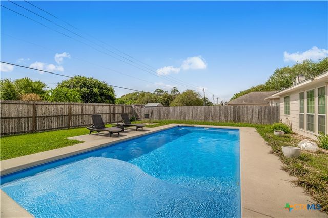 330 Macon Creek, Victoria, TX 77901