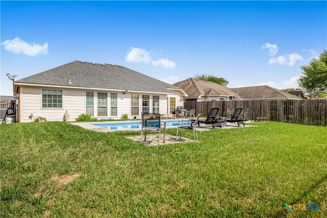 330 Macon Creek, Victoria, TX 77901